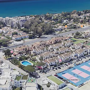 Confortable Urbanización El Paraiso Estepona