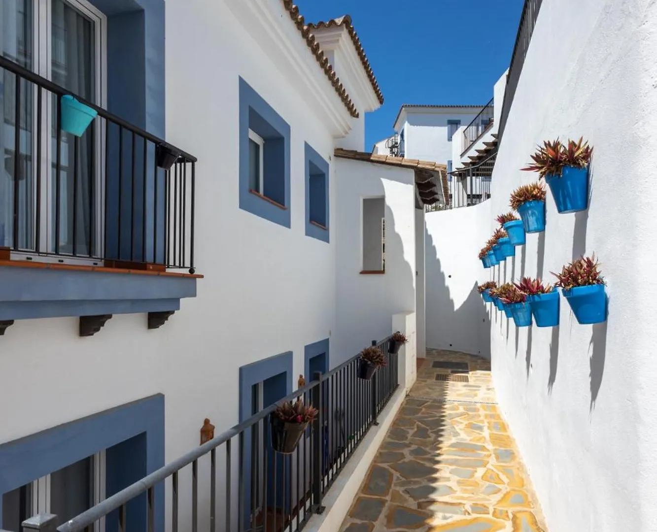 Apartment Paraiso Top - Best Sea-Views, 3 Bedrooms, 7 Pools Estepona
