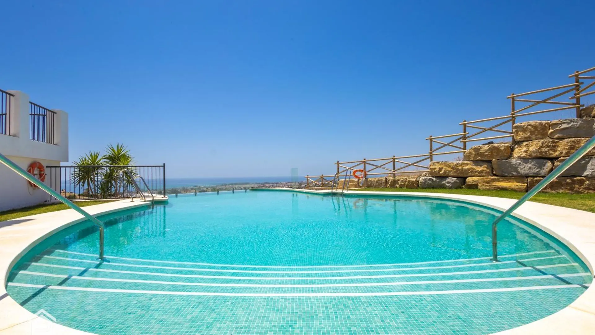 Paraiso Top - Best Sea-Views, 3 Bedrooms, 7 Pools Estepona Spain