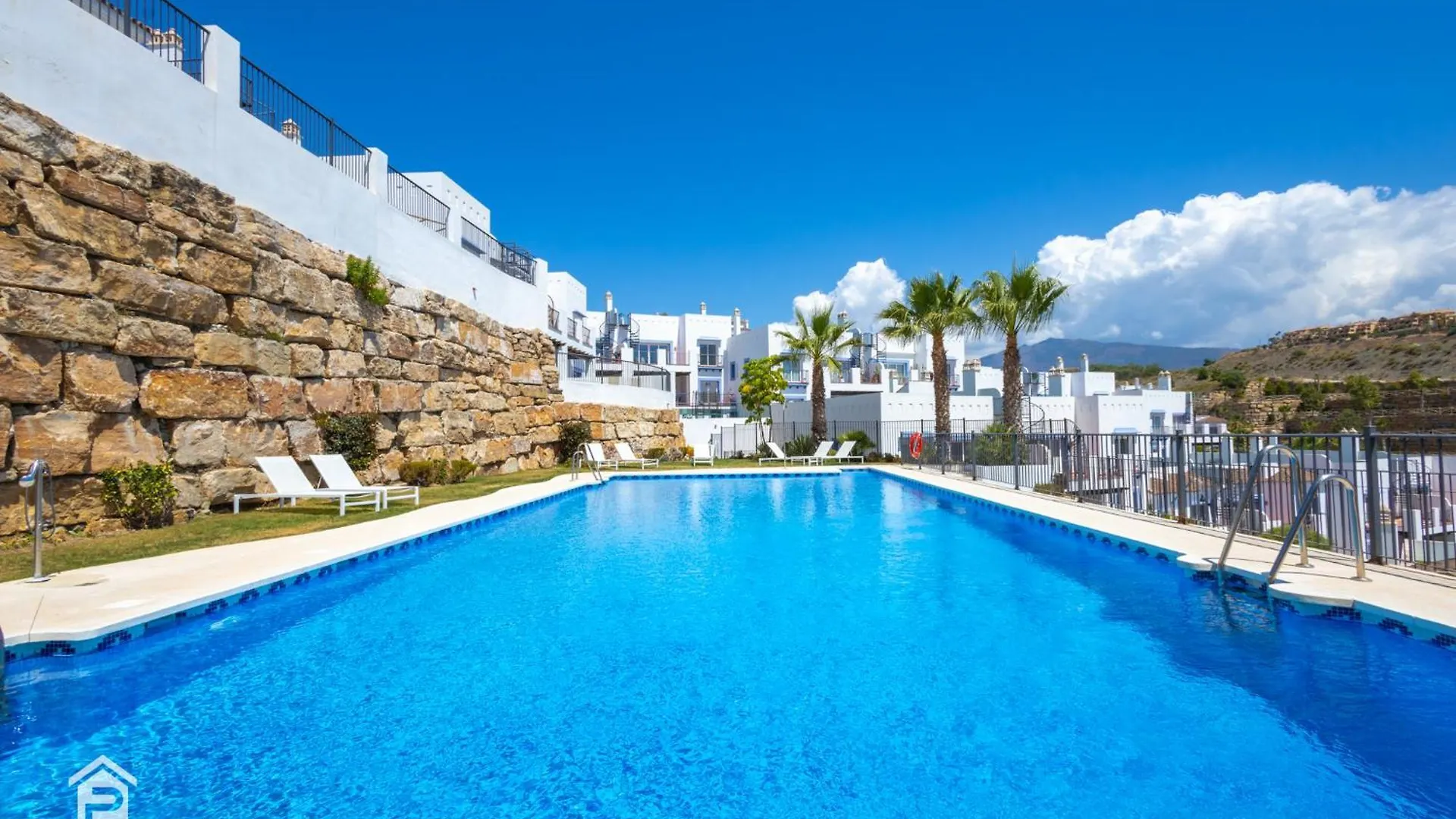 Paraiso Top - Best Sea-Views, 3 Bedrooms, 7 Pools Estepona Apartment