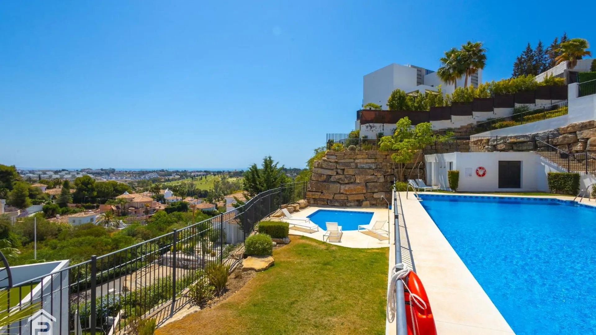 Apartment Paraiso Top - Best Sea-Views, 3 Bedrooms, 7 Pools Estepona
