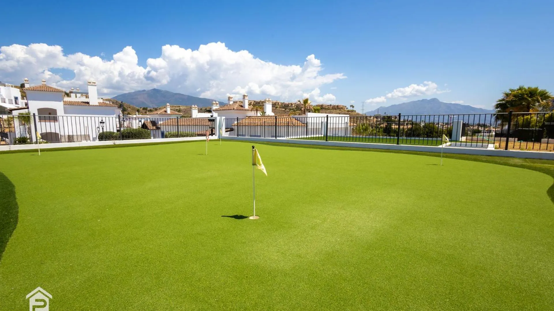 Paraiso Top - Best Sea-Views, 3 Bedrooms, 7 Pools Estepona Apartment