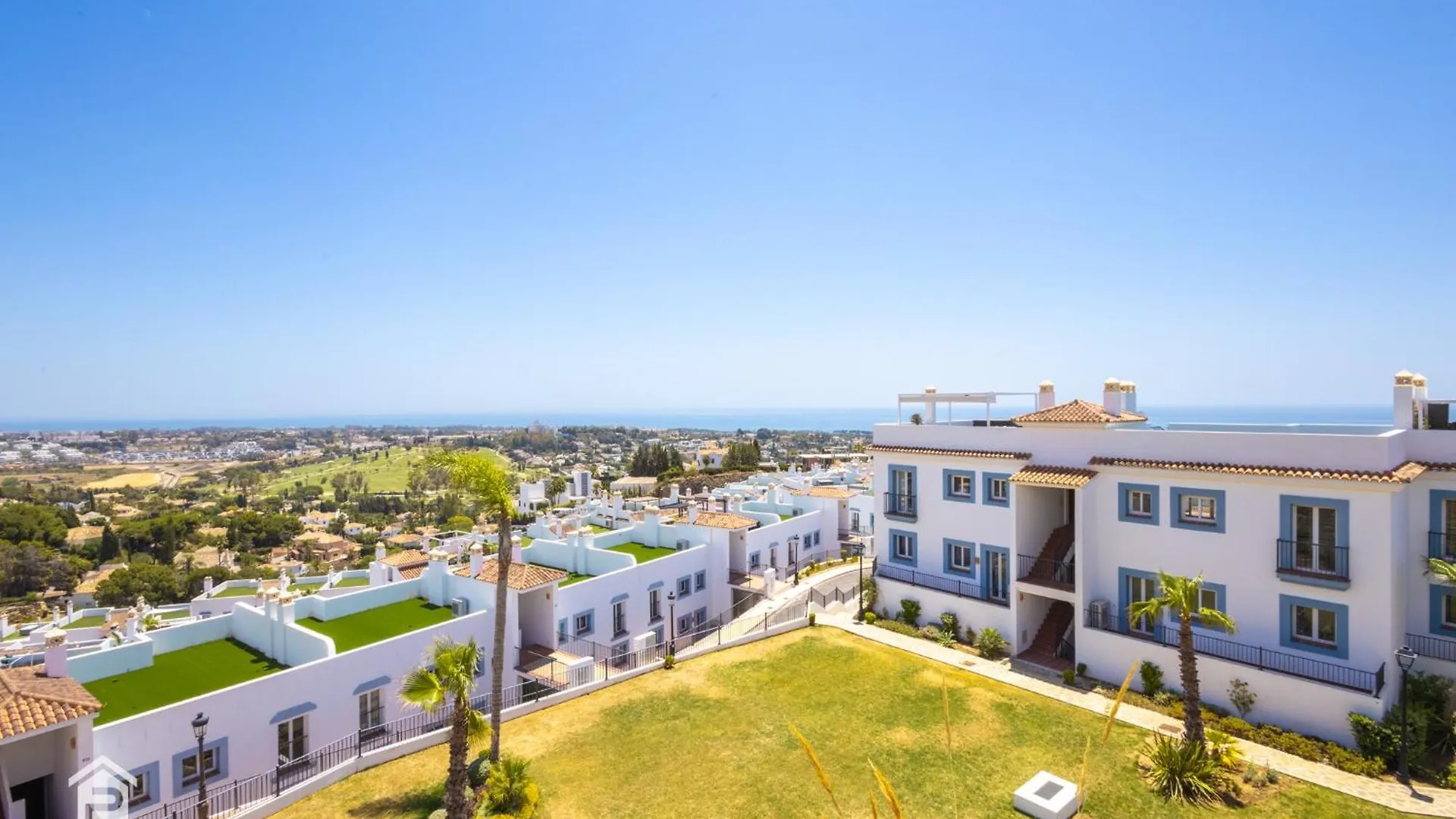 Apartment Paraiso Top - Best Sea-Views, 3 Bedrooms, 7 Pools Estepona