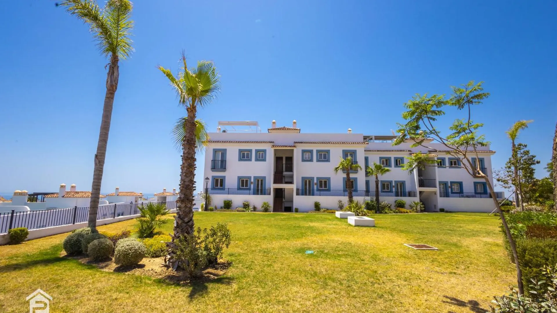 Paraiso Top - Best Sea-Views, 3 Bedrooms, 7 Pools Estepona Apartment